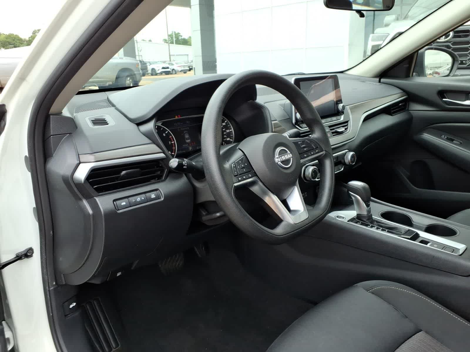 Thumbnail: 2025 Nissan Altima - 10