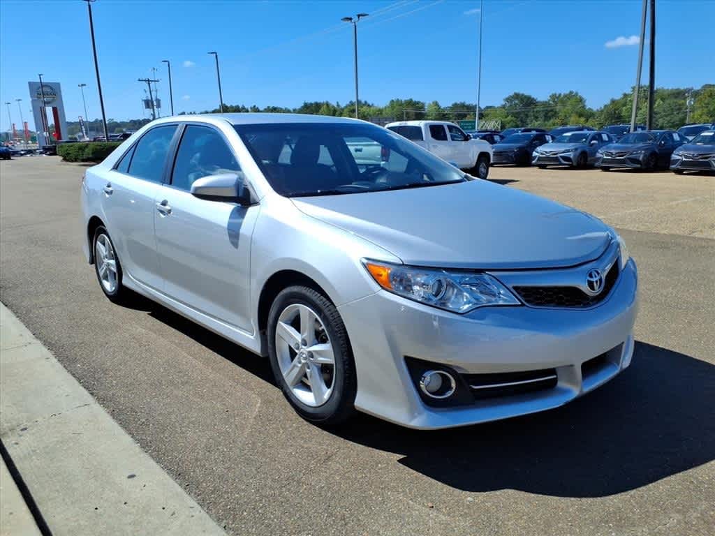 Thumbnail: 2013 Toyota Camry - 3