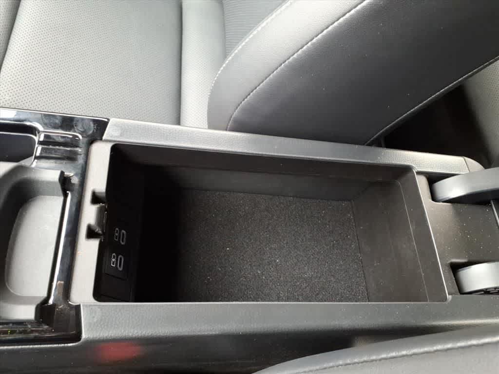 Thumbnail: 2025 Toyota Prius - 24