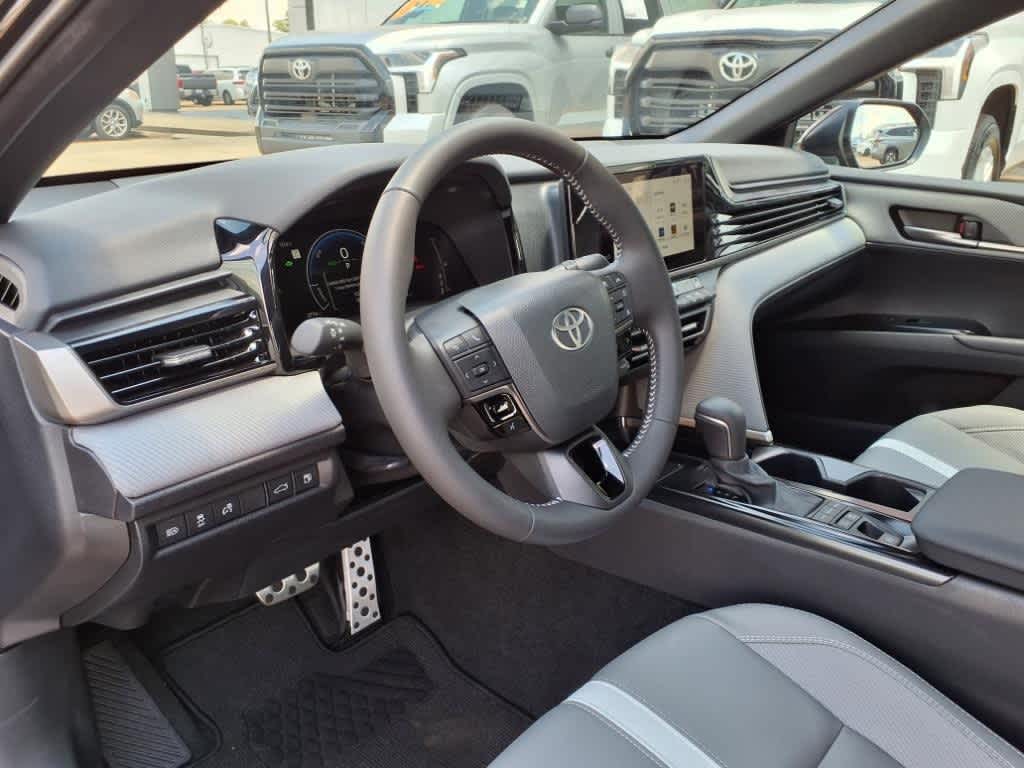 Thumbnail: 2025 Toyota Camry - 10