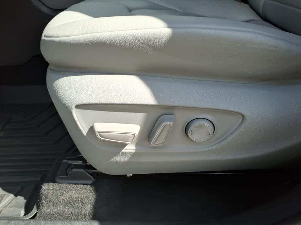 Thumbnail: 2024 Toyota Highlander - 12