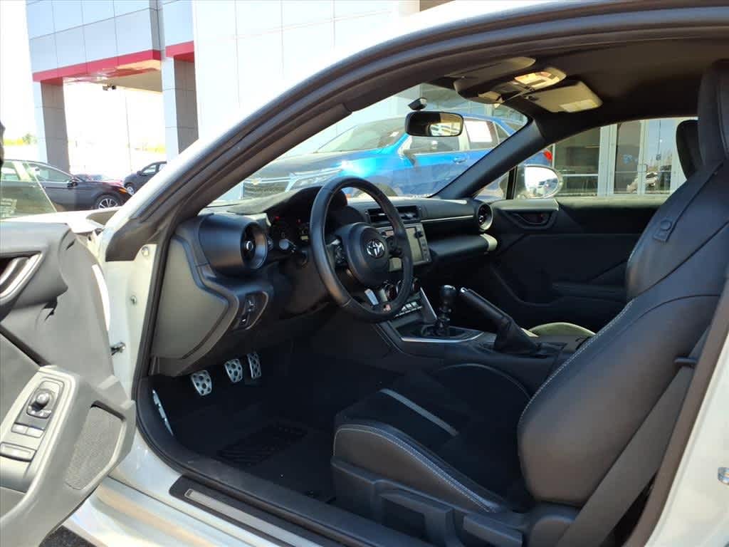 Thumbnail: 2023 Toyota GR86 - 28