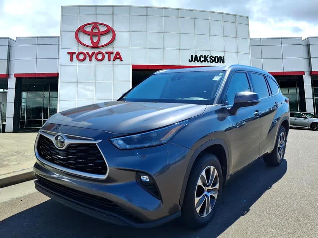 Thumbnail: 2021 Toyota Highlander - 1