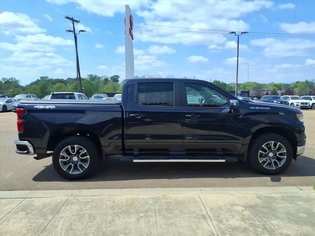 Thumbnail: 2024 Chevrolet Silverado 1500 - 4