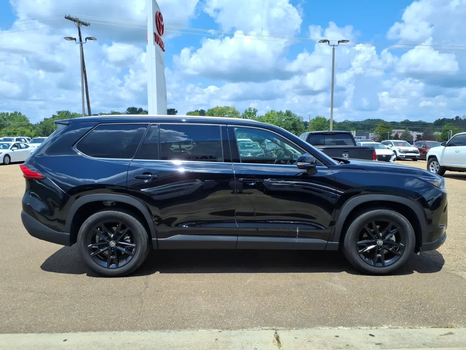 Thumbnail: 2024 Toyota Grand Highlander - 4