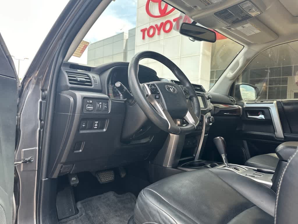 2015 Toyota 4Runner Limited 11