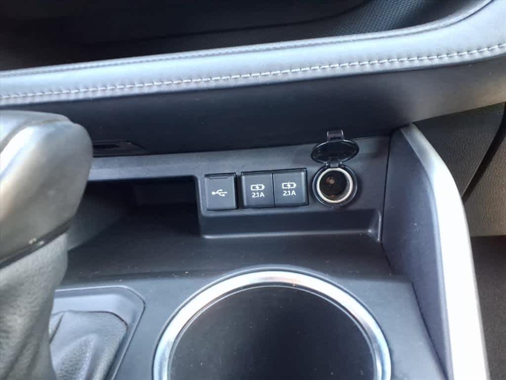 Thumbnail: 2021 Toyota Highlander - 21