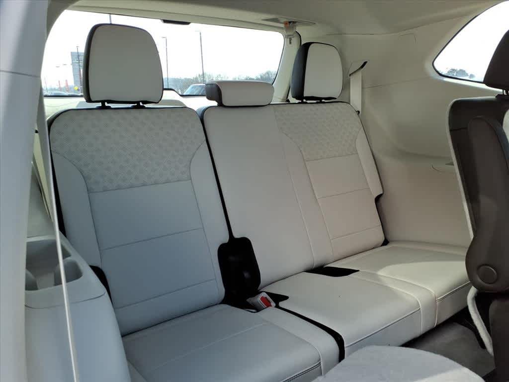 Thumbnail: 2025 GMC Acadia - 30