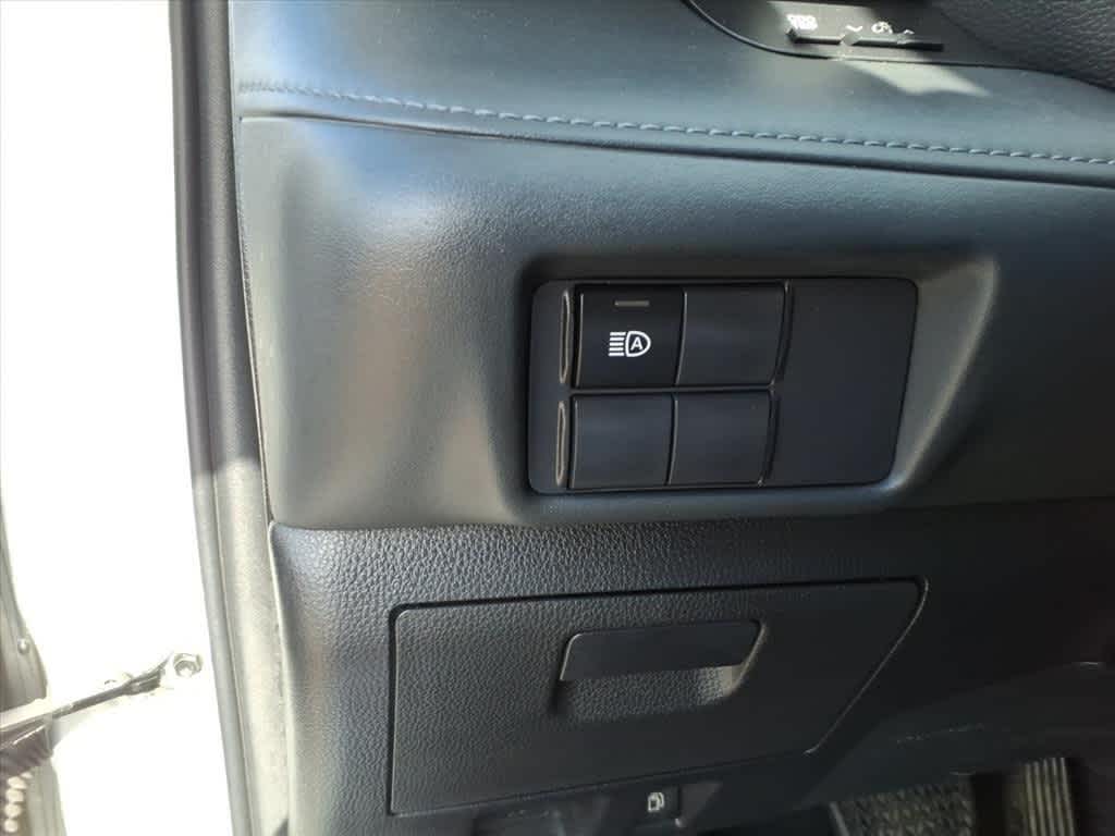 Thumbnail: 2022 Toyota Highlander - 13