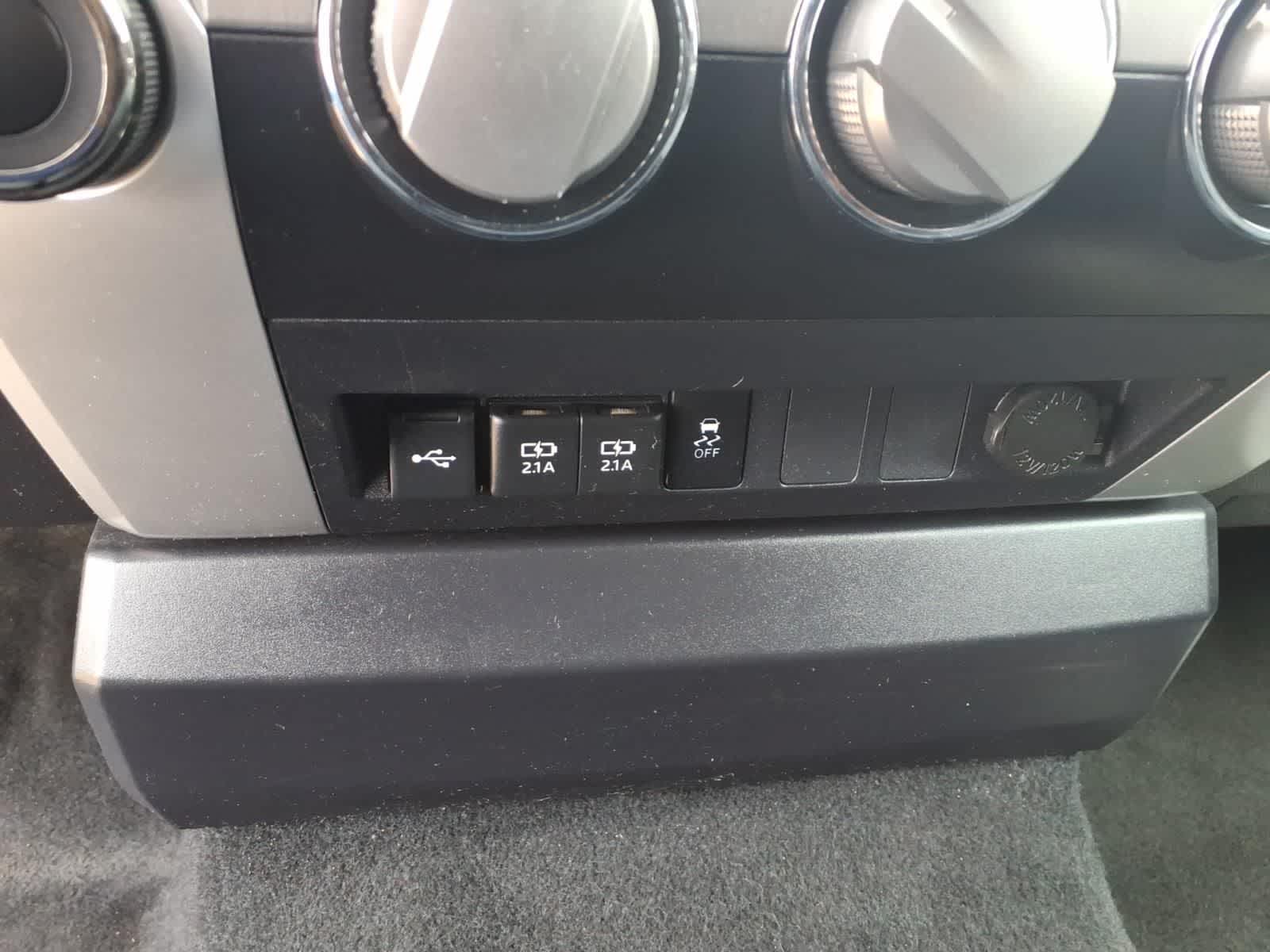 Thumbnail: 2021 Toyota Tundra - 20