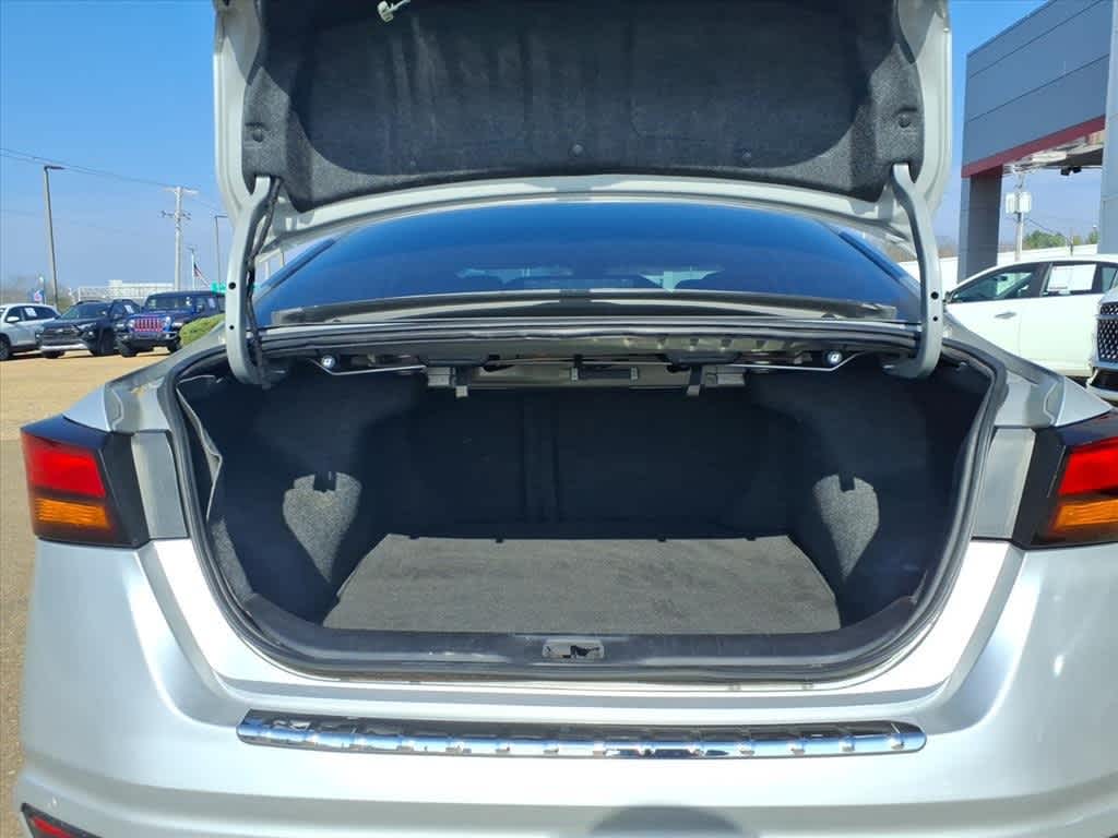 Thumbnail: 2021 Nissan Altima - 8