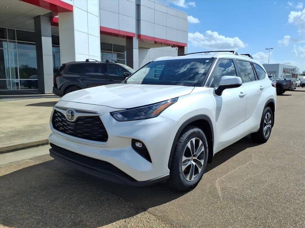 Thumbnail: 2024 Toyota Highlander - 1