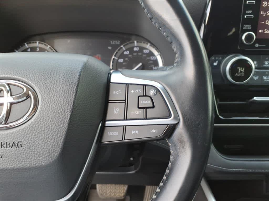 Thumbnail: 2021 Toyota Highlander - 16