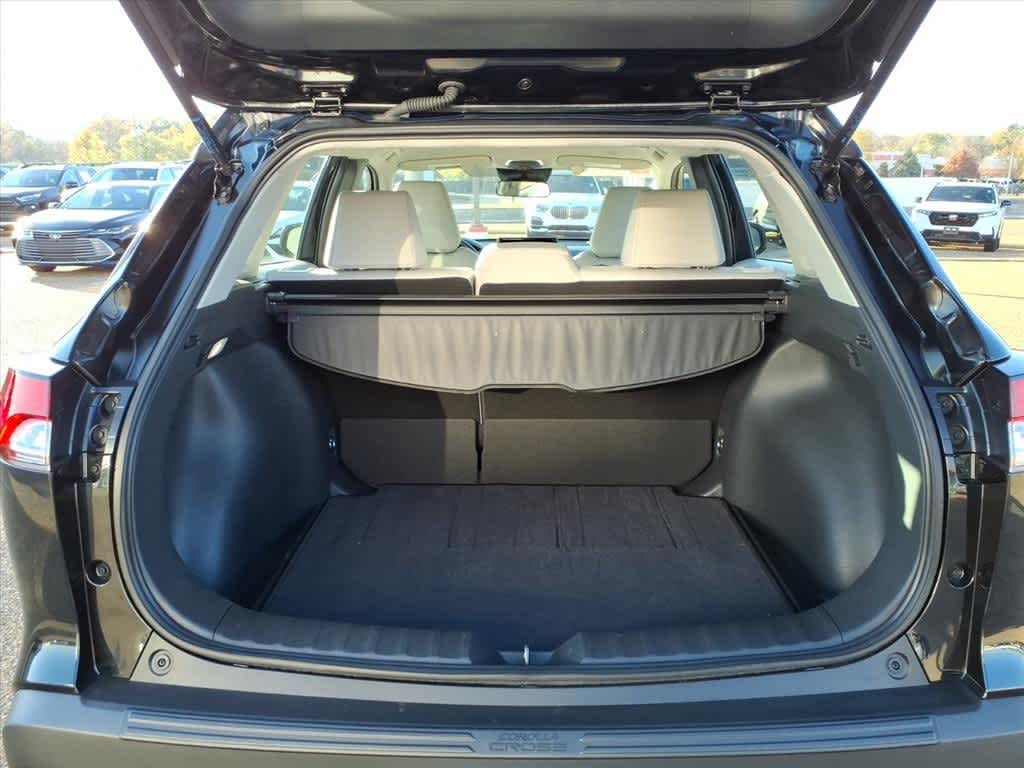 Thumbnail: 2025 Toyota Corolla Cross - 8