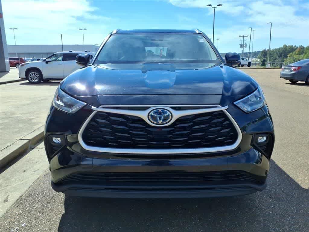 Thumbnail: 2020 Toyota Highlander - 2