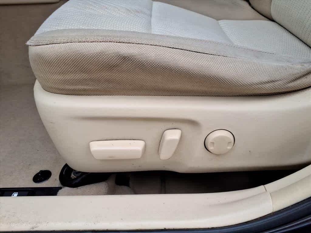 Thumbnail: 2015 Toyota Camry - 11