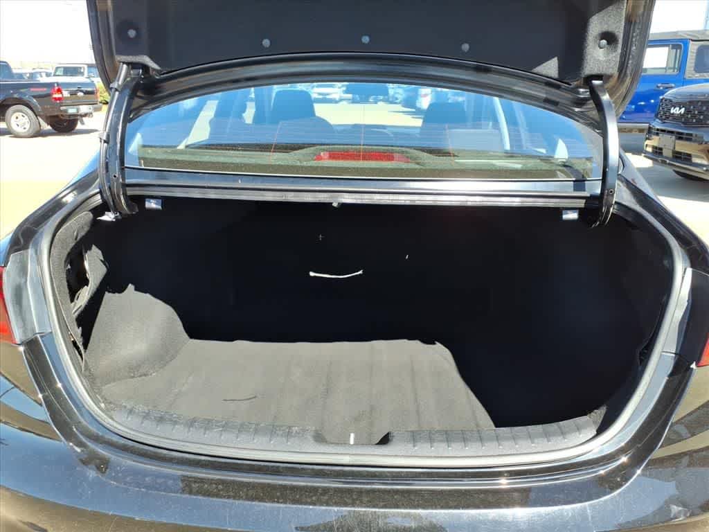 Thumbnail: 2023 Kia Forte - 8