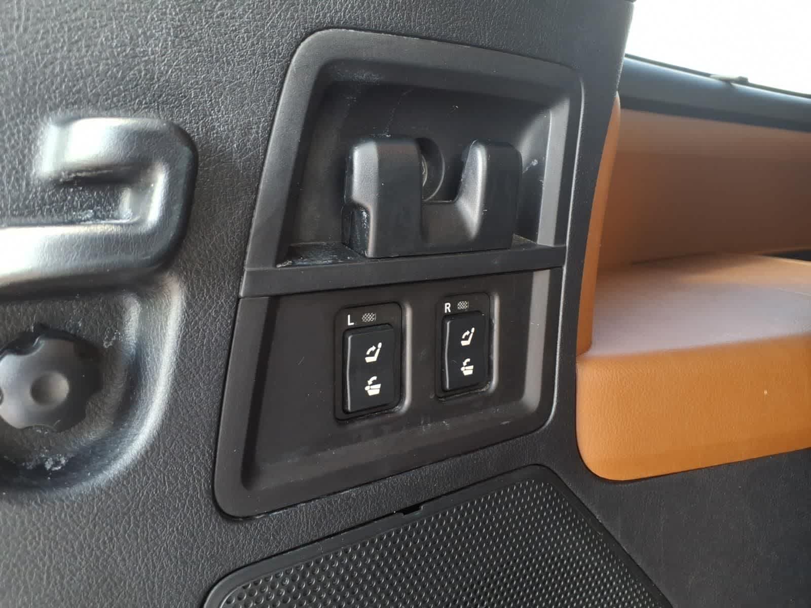 Thumbnail: 2017 Toyota Sequoia - 8