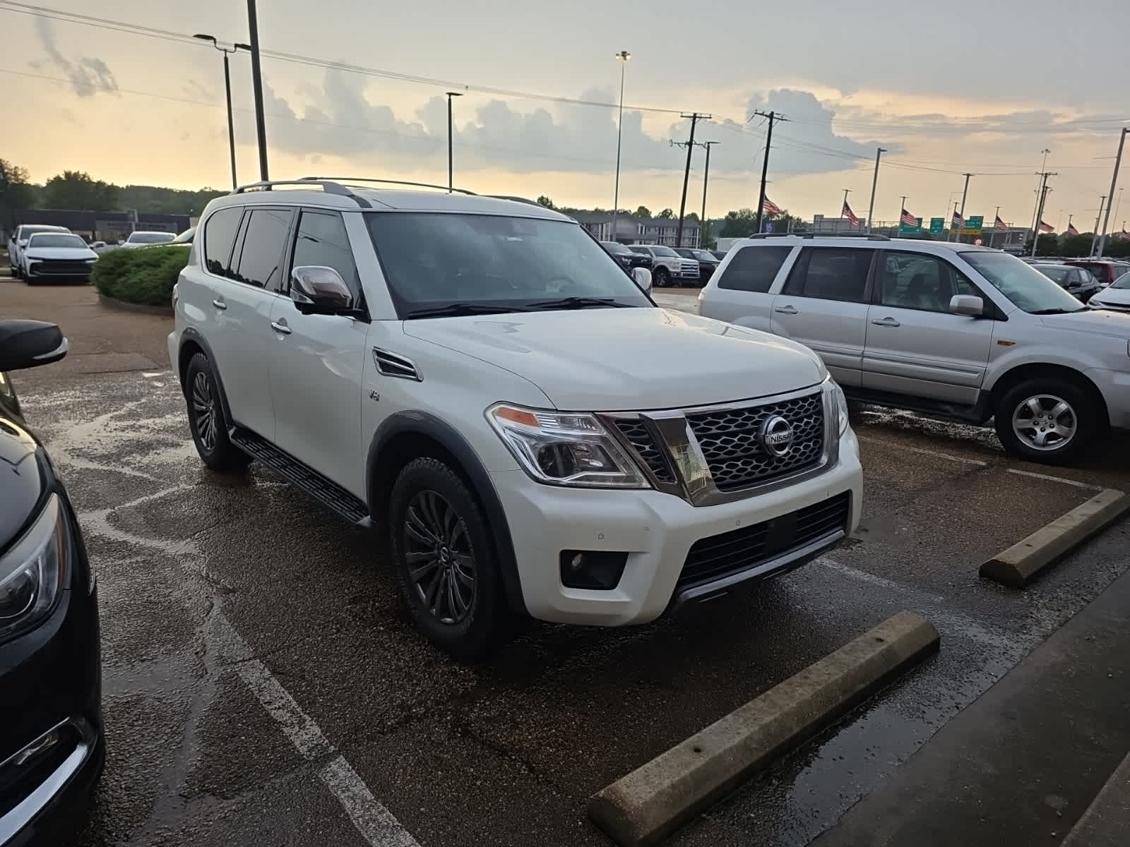 Thumbnail: 2018 Nissan Armada - 2