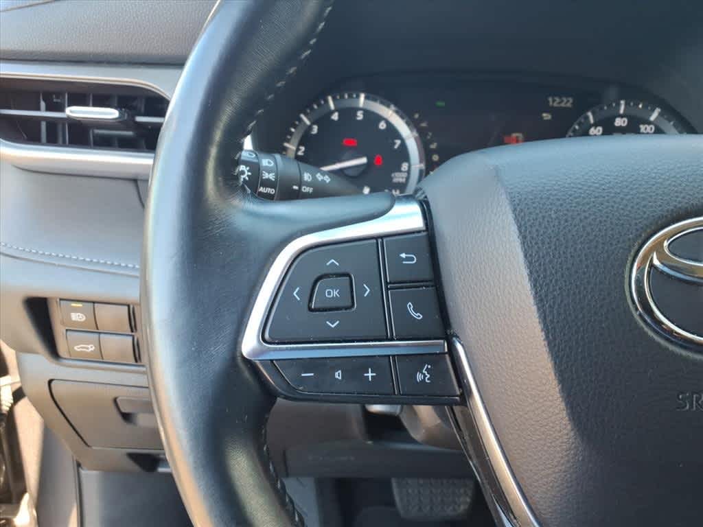 Thumbnail: 2021 Toyota Highlander - 15