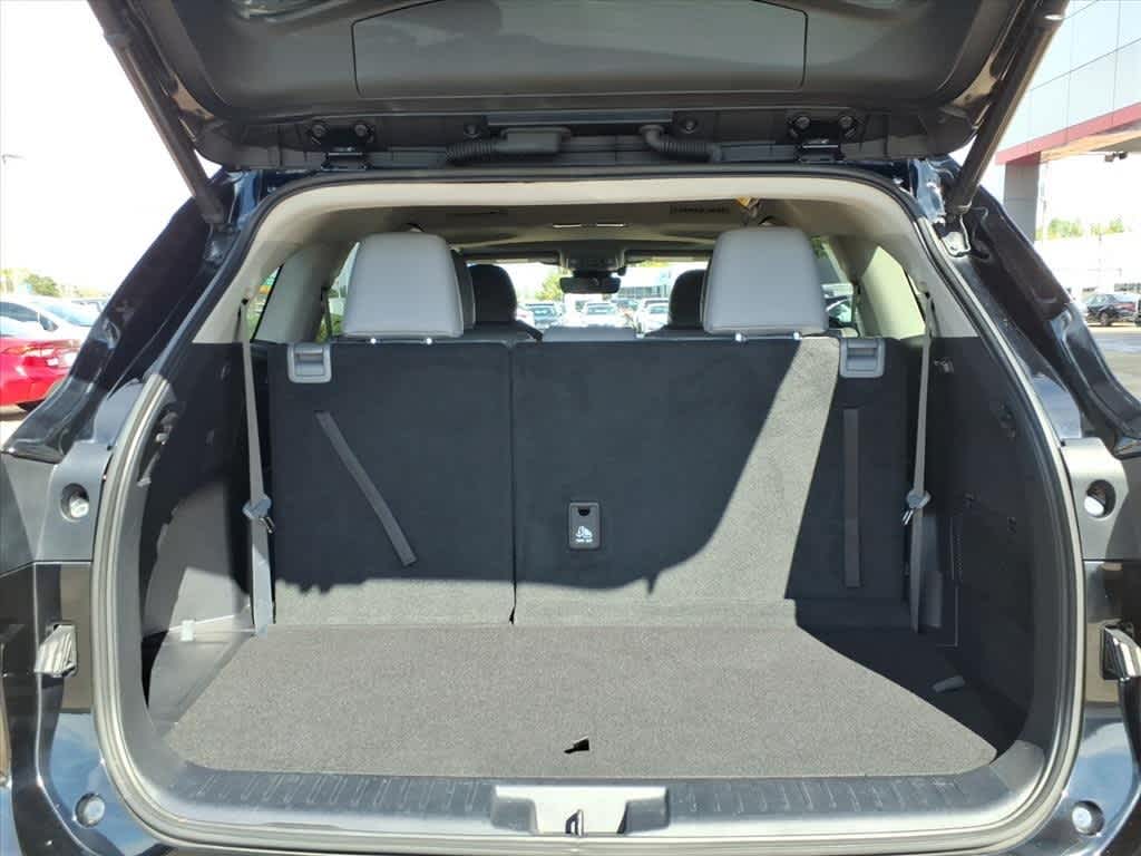 Thumbnail: 2020 Toyota Highlander - 8