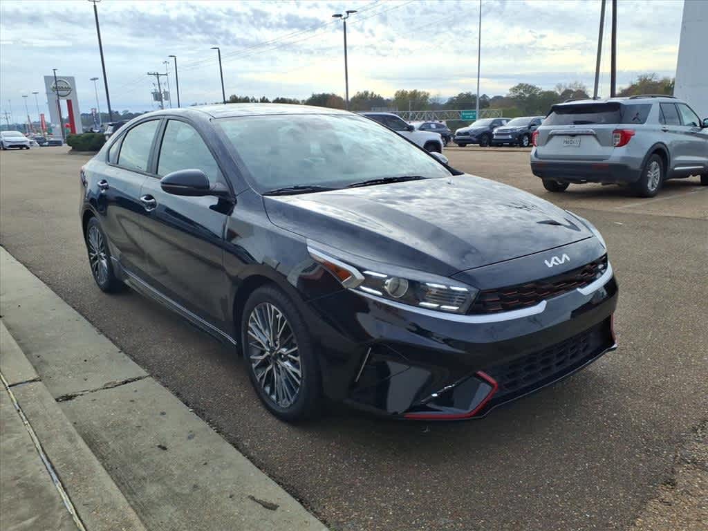 Thumbnail: 2023 Kia Forte - 3