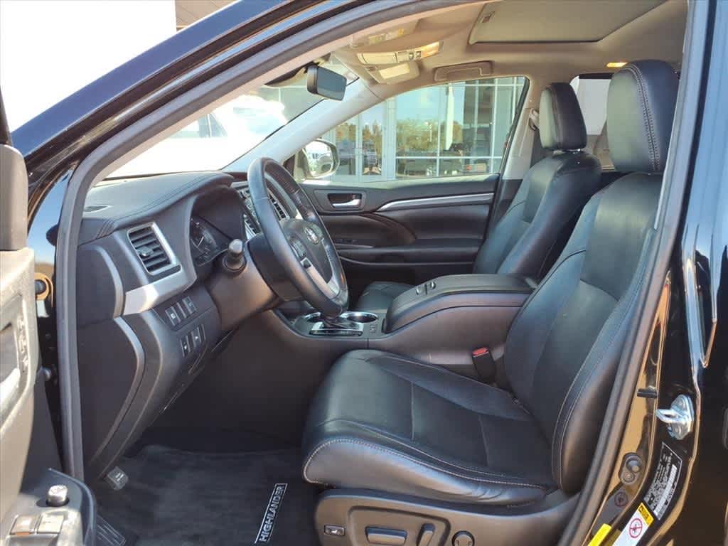 Thumbnail: 2018 Toyota Highlander - 24
