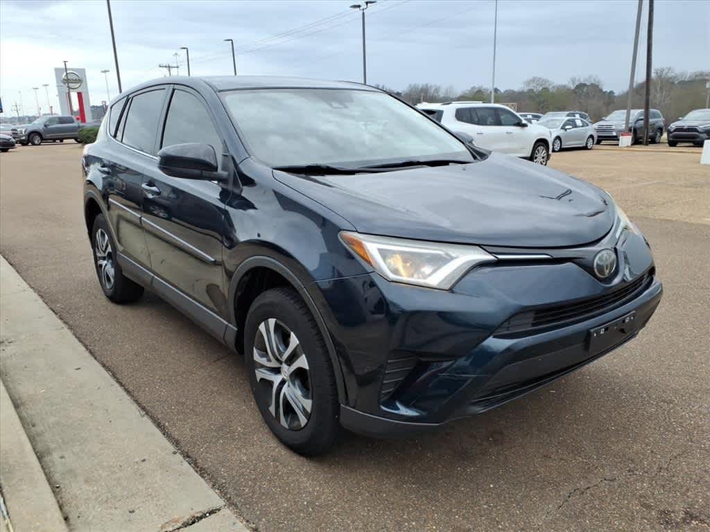 Thumbnail: 2018 Toyota RAV4 - 3