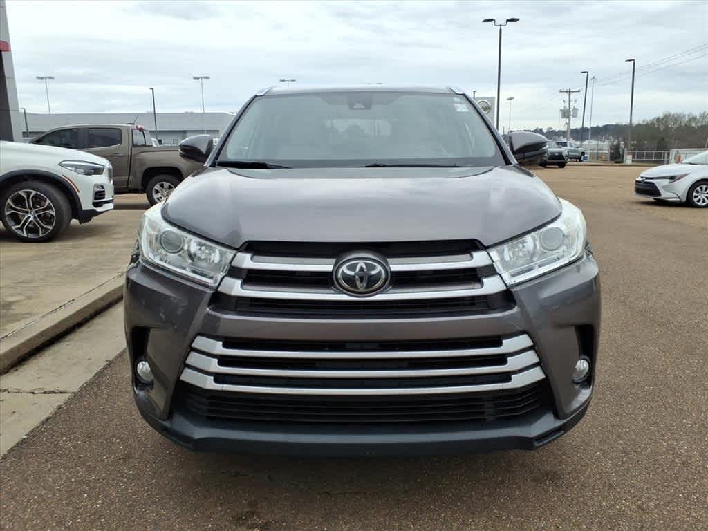 Thumbnail: 2019 Toyota Highlander - 2