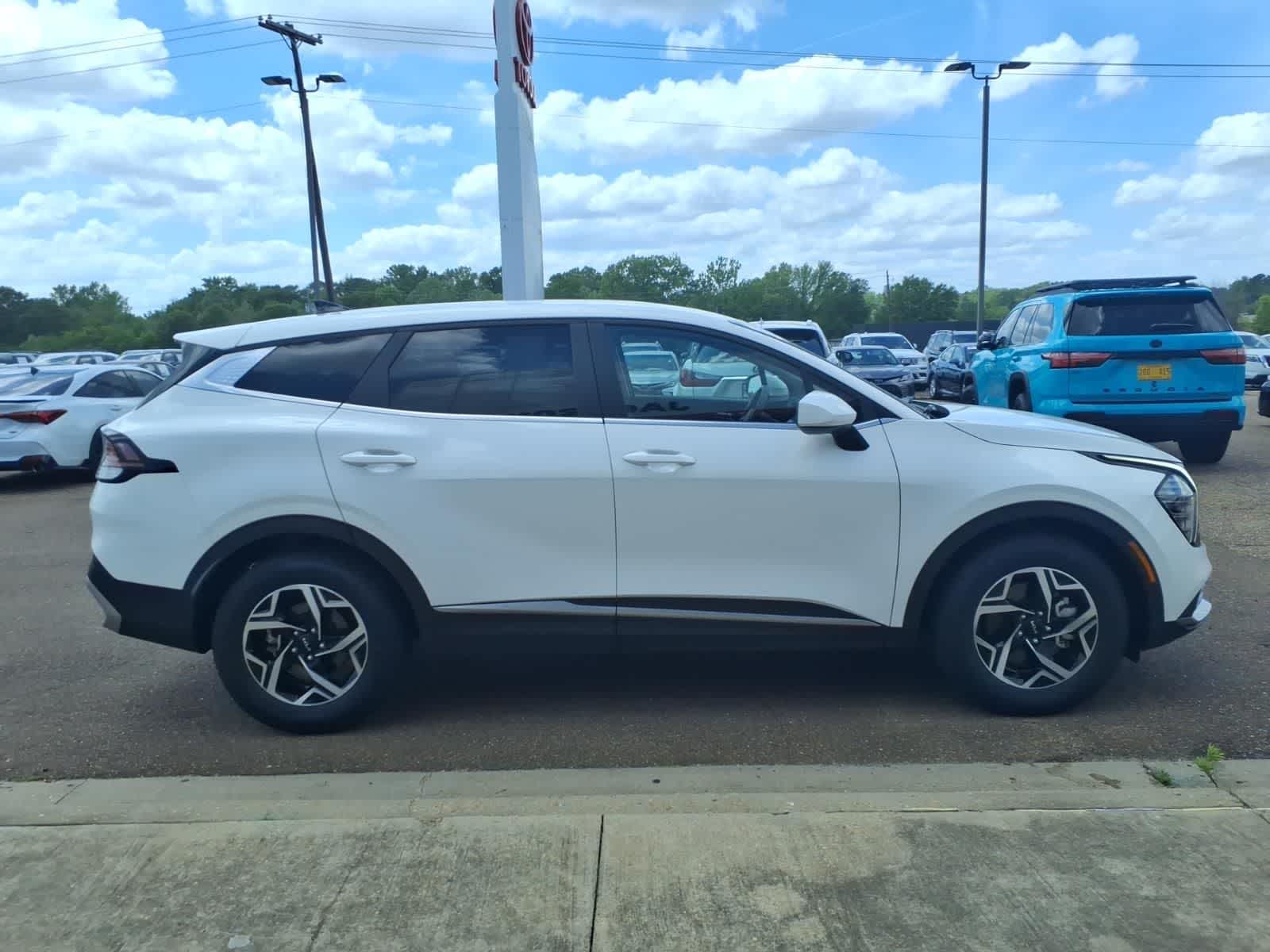 Thumbnail: 2024 Kia Sportage - 4