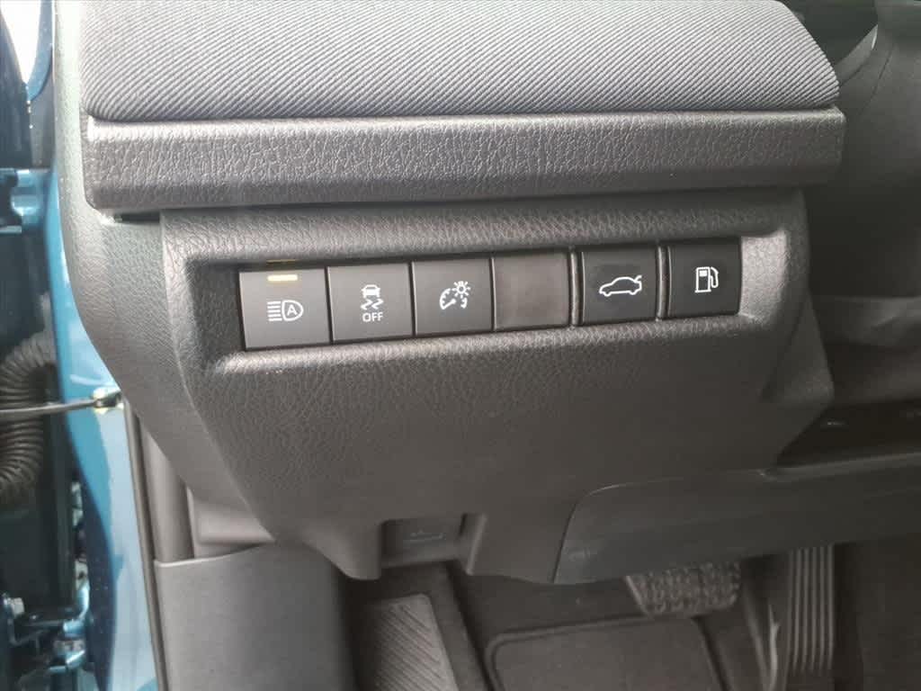 Thumbnail: 2025 Toyota Camry - 13