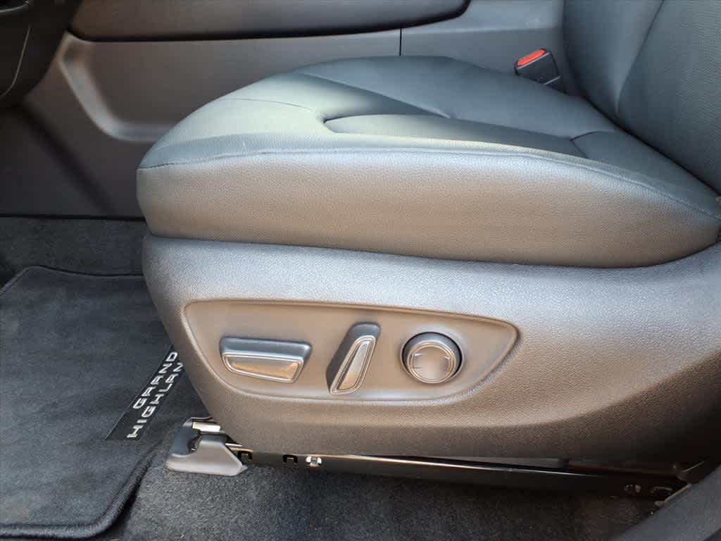 Thumbnail: 2026 Toyota Grand Highlander - 12