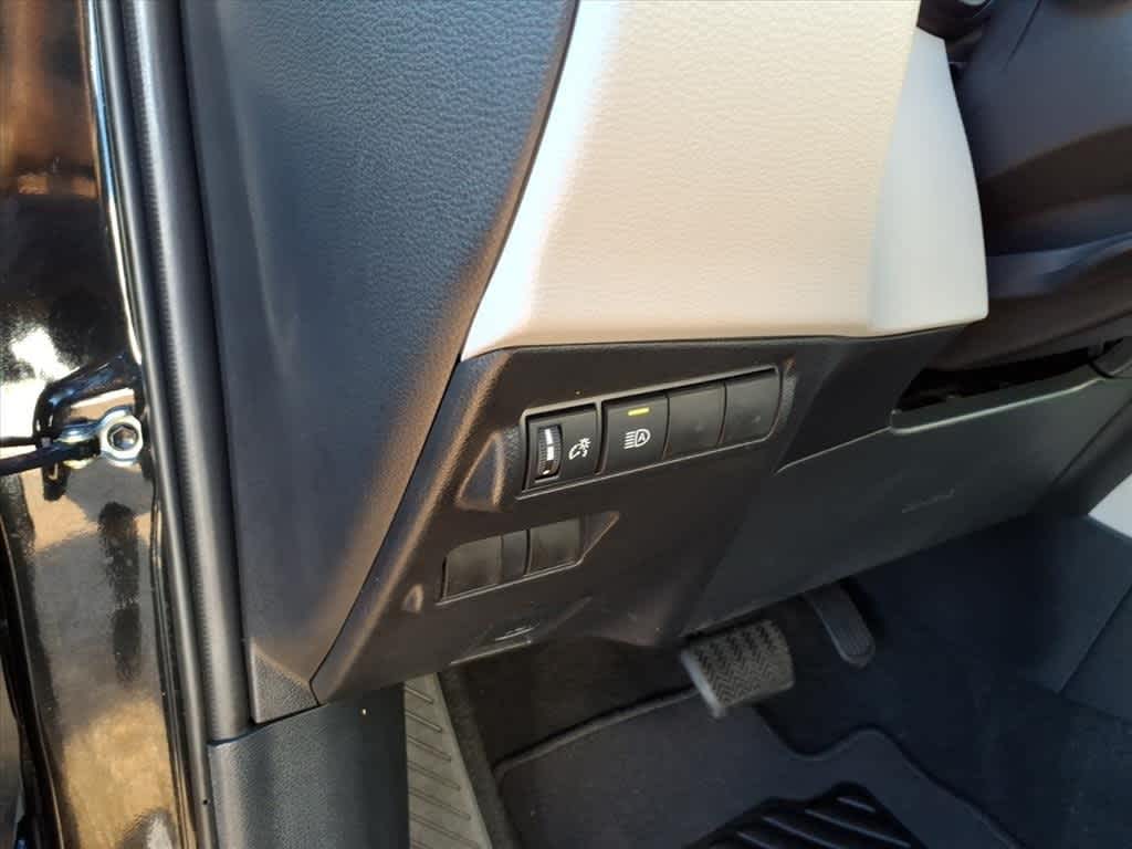 Thumbnail: 2025 Toyota Corolla Cross - 13