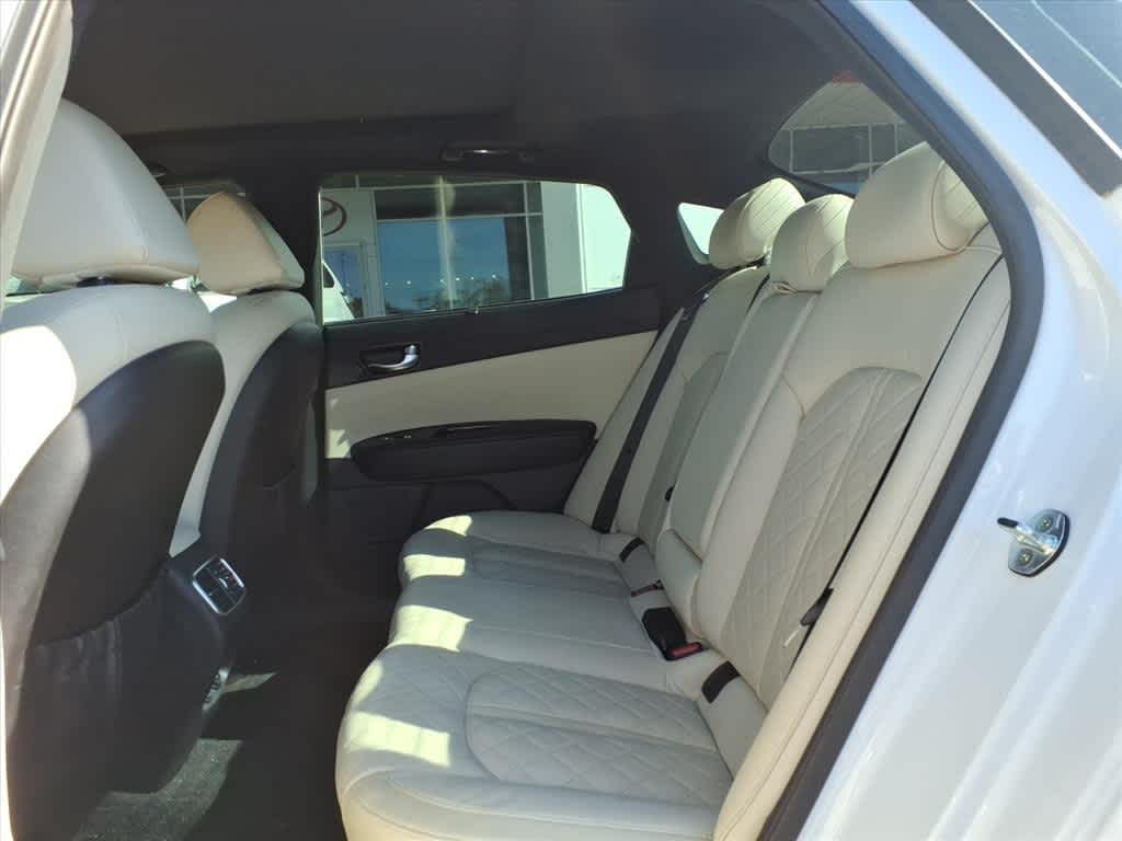 Thumbnail: 2016 Kia Optima - 28