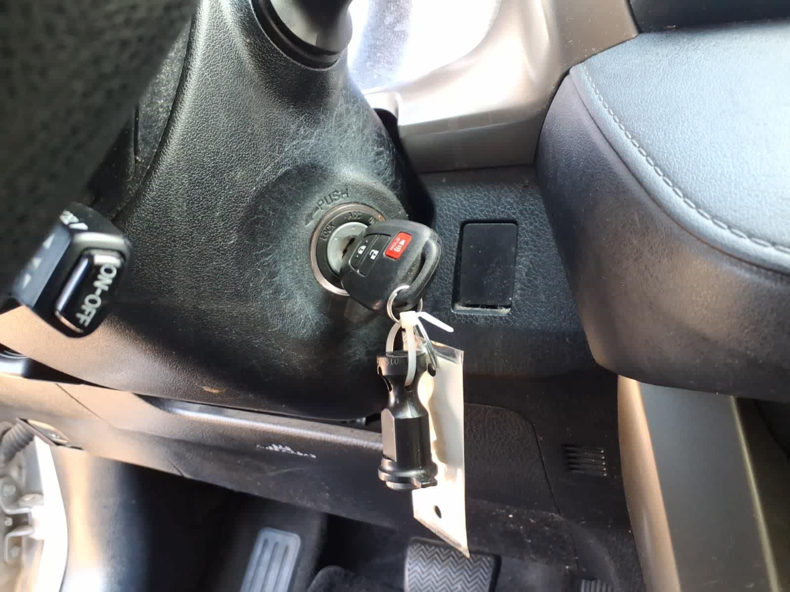 Thumbnail: 2015 Toyota RAV4 - 17