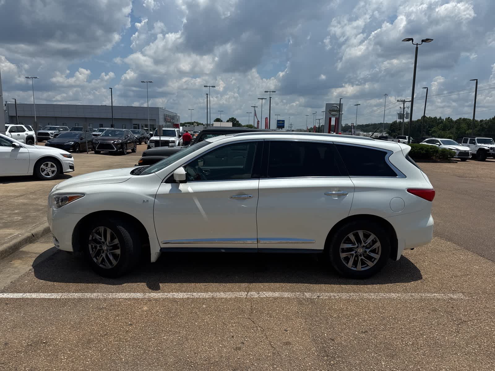 Thumbnail: 2015 INFINITI QX60 - 1