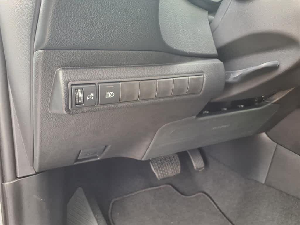 Thumbnail: 2025 Toyota Corolla - 10