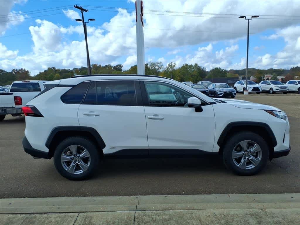 Thumbnail: 2022 Toyota RAV4 - 4