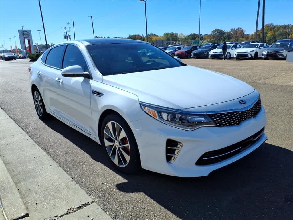 Thumbnail: 2016 Kia Optima - 3