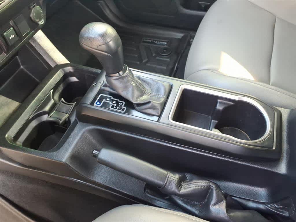 Thumbnail: 2020 Toyota Tacoma - 21