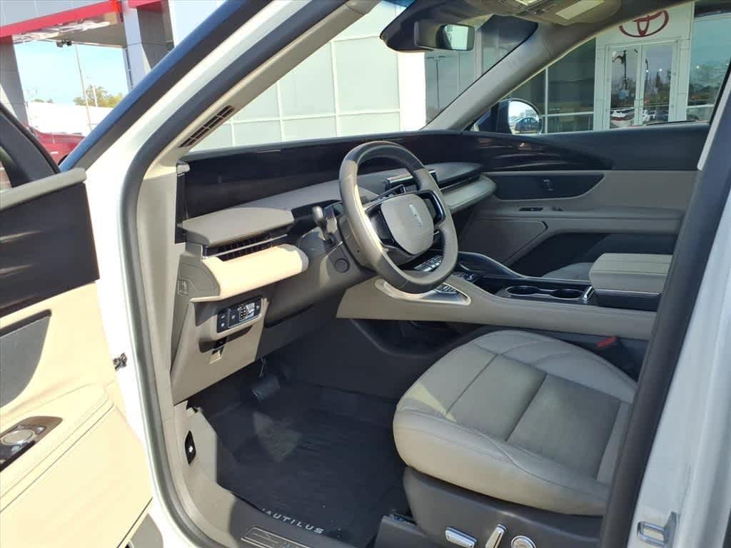 Thumbnail: 2024 Lincoln Nautilus - 26