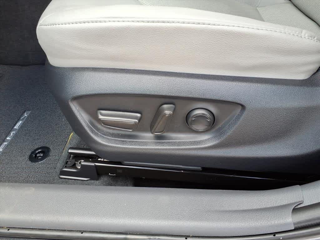 Thumbnail: 2023 Toyota Camry - 11