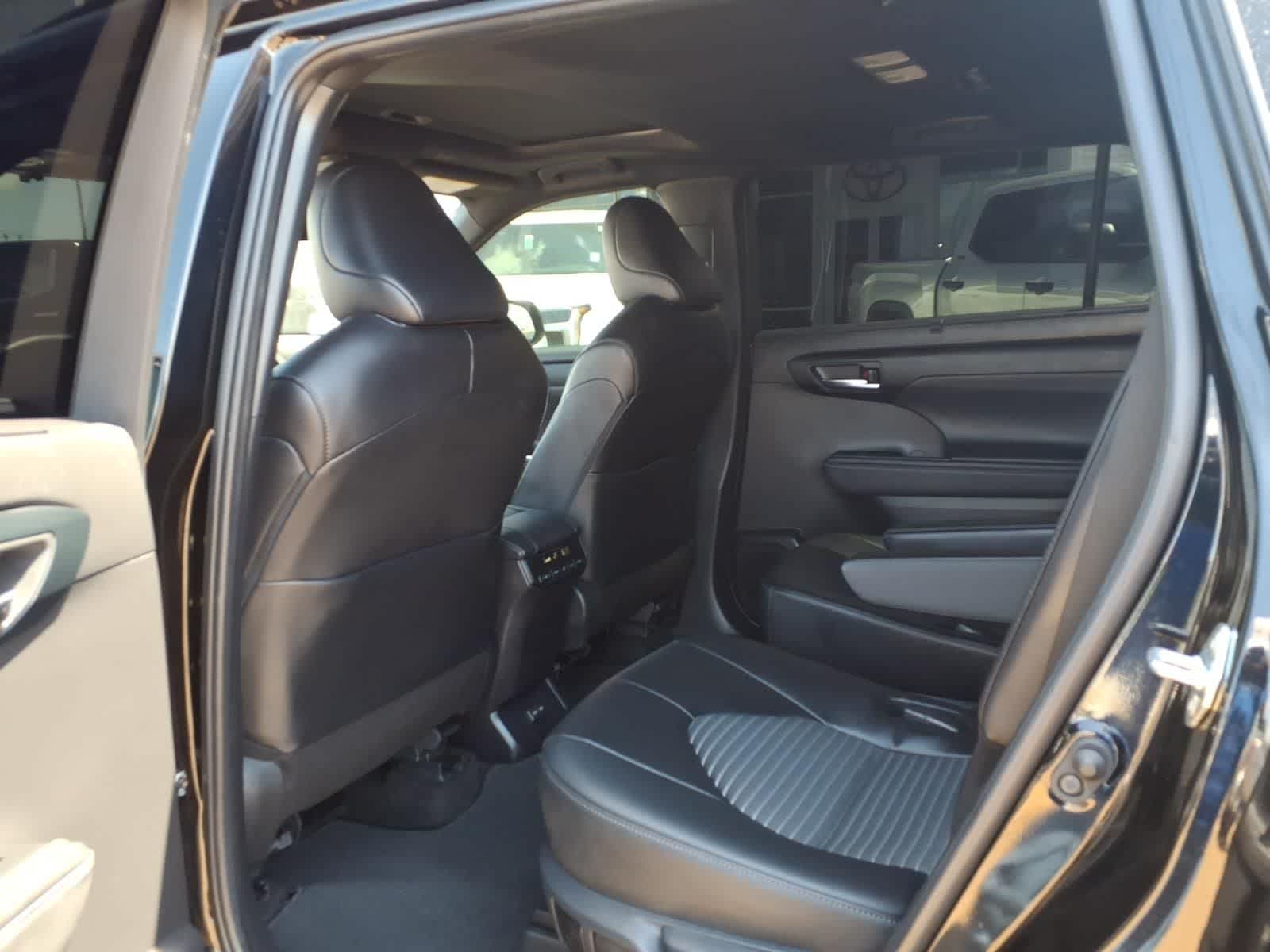 Thumbnail: 2024 Toyota Highlander - 29