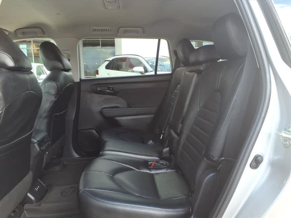 Thumbnail: 2022 Toyota Highlander - 28