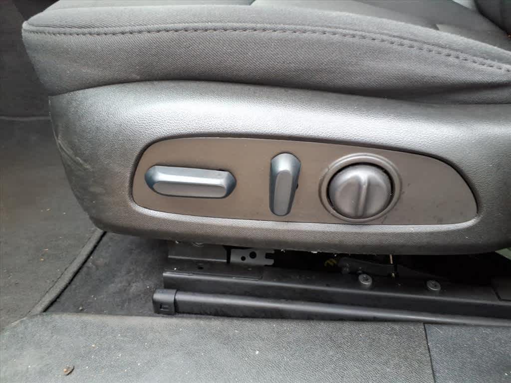 Thumbnail: 2022 Chevrolet Malibu - 11