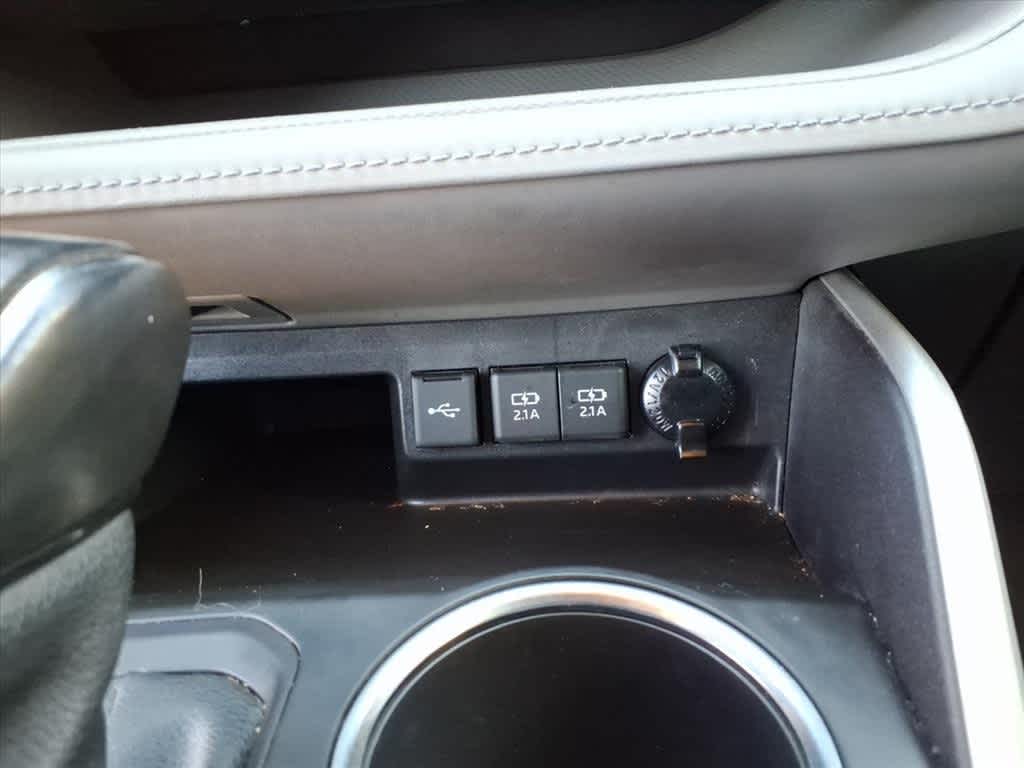 Thumbnail: 2021 Toyota Highlander - 21