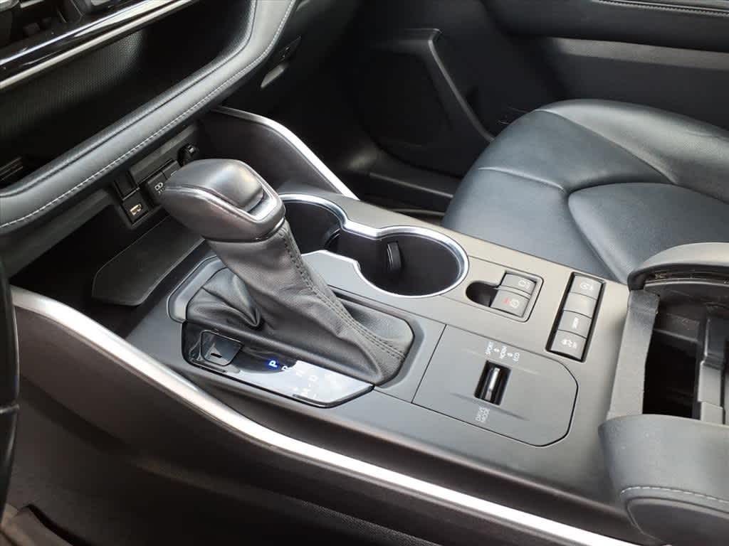 Thumbnail: 2021 Toyota Highlander - 22