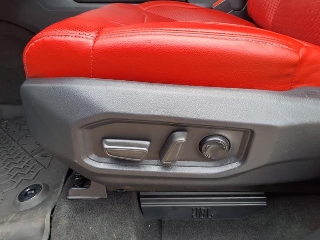 Thumbnail: 2022 Toyota Tundra - 12