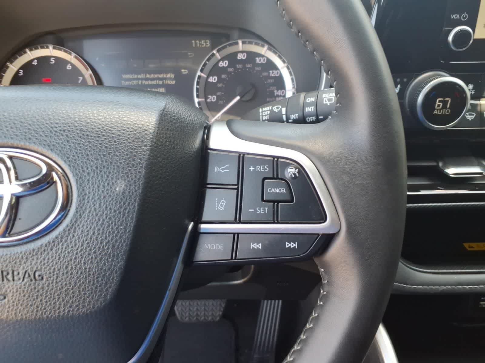 Thumbnail: 2024 Toyota Highlander - 16