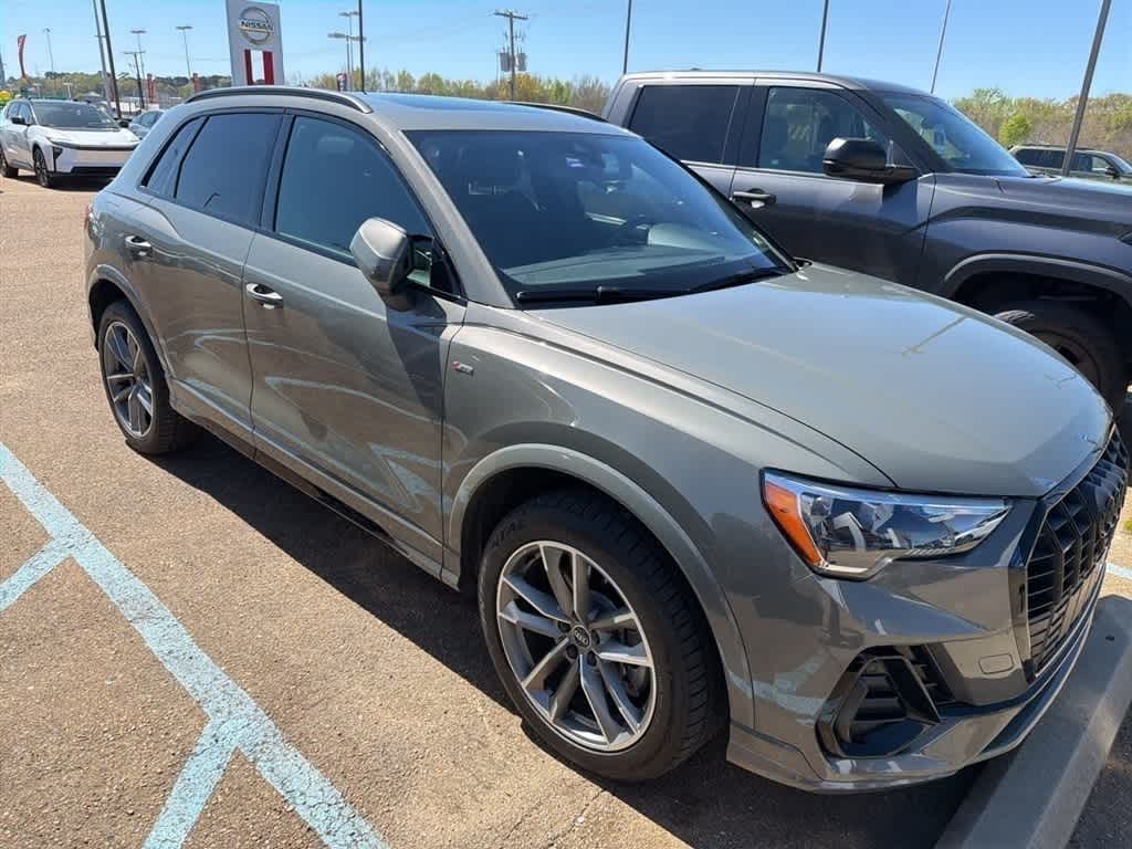 Thumbnail: 2022 Audi Q3 - 2